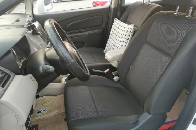 Used Venucia R50 2015 1.6L Manual Fashion Edition Left Front Seat