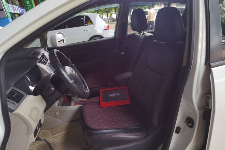Used Venucia R50 2015 1.6L Automatic Fashion Edition Left Front Seat