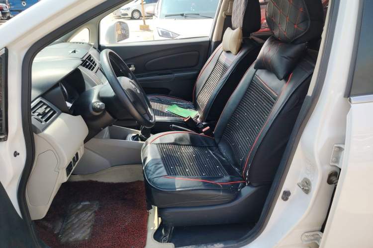 Used Venucia R50 2015 1.6L Manual Fashion Edition Left Front Seat
