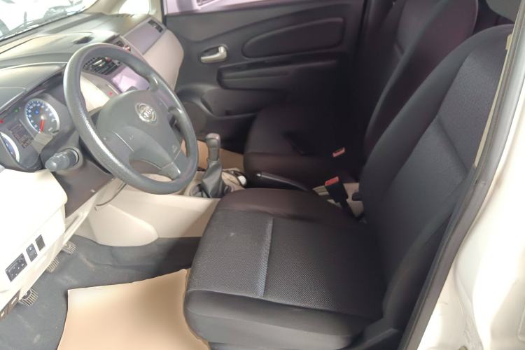 Used Venucia R50 2015 1.6L Manual Fashion Edition Left Front Seat