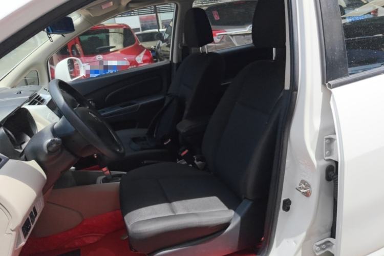Used Venucia R50 2015 1.6L Automatic Fashion Edition Left Front Seat
