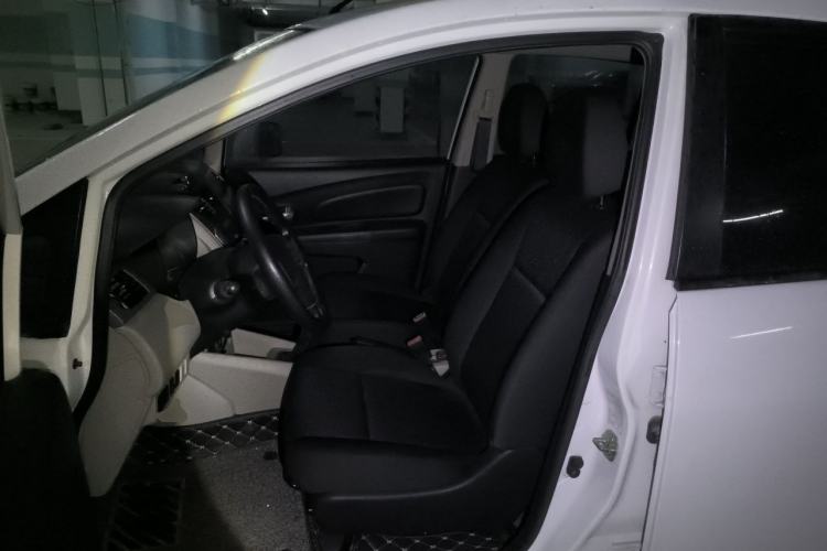 Used Venucia R50 2015 1.6L Manual Fashion Edition Left Front Seat