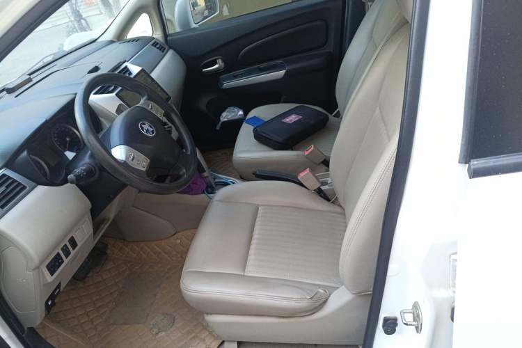 Used Venucia R50 2015 1.6L Automatic Luxury Edition Left Front Seat