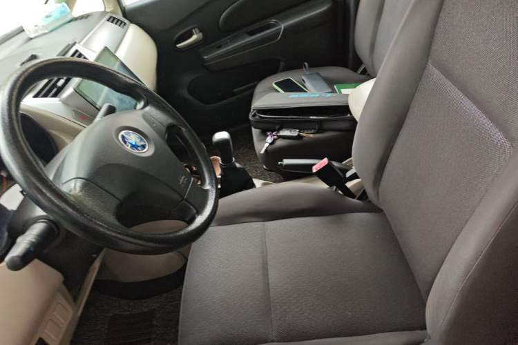 Used Venucia R50 2015 1.6L Manual Fashion Edition Left Front Seat