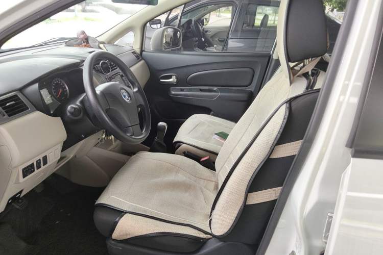 Used Venucia R50 2015 1.6L Manual Fashion Edition Left Front Seat