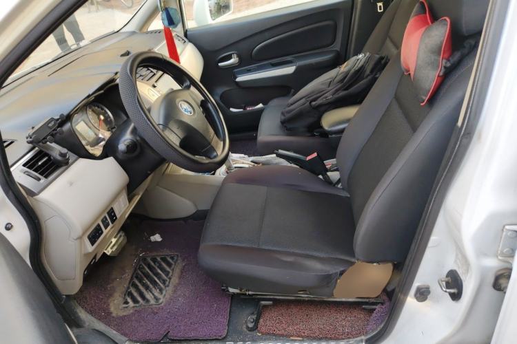 Used Venucia R50 2015 1.6L Automatic Fashion Edition Left Front Seat