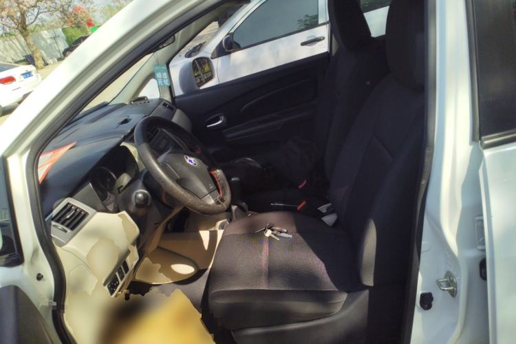 Used Venucia R50 2015 1.6L Manual Fashion Edition Left Front Seat