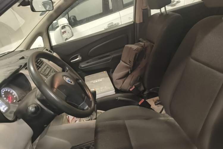 Used Venucia R50 2015 1.6L Manual Fashion Edition Left Front Seat