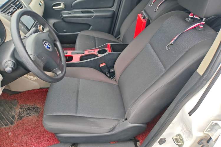 Used Venucia R50 2015 1.6L Automatic Fashion Edition Left Front Seat