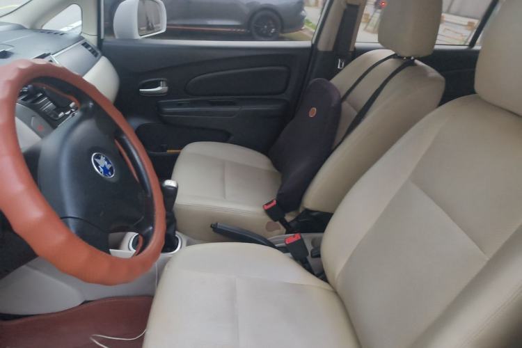 Used Venucia R50 2015 1.6L Manual Fashion Edition Left Front Seat