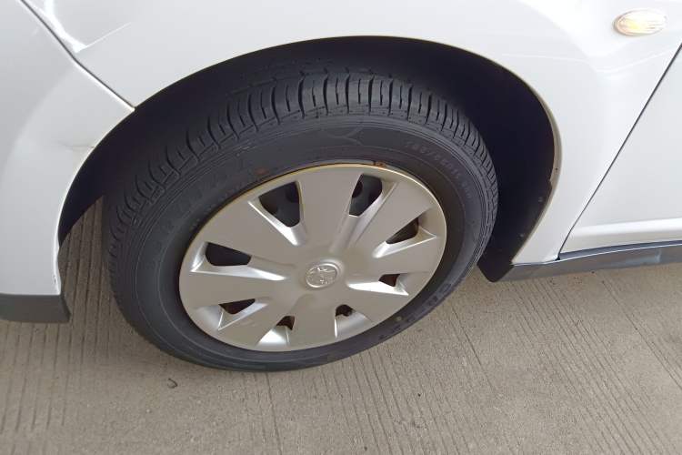 Used Venucia R50 2015 1.6L Manual Fashion Edition Left Front Wheel Hub