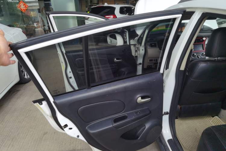 Used Venucia R50 2015 1.6L Automatic Fashion Edition Left Rear Door Interior