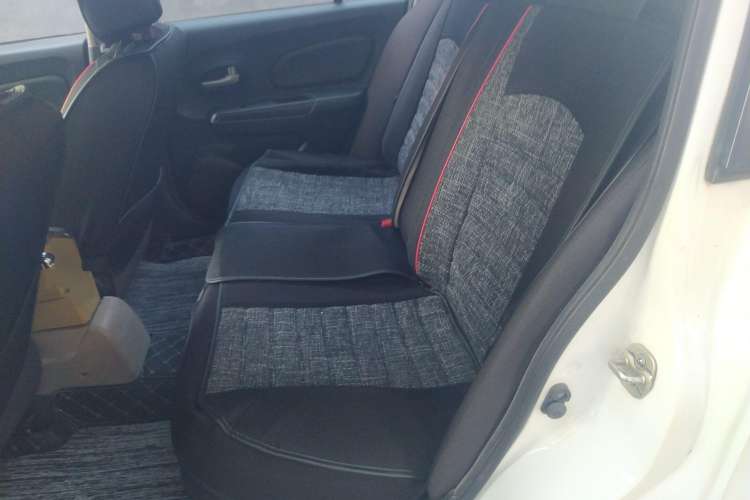 Used Venucia R50 2015 1.6L Automatic Fashion Edition Left Rear Seat