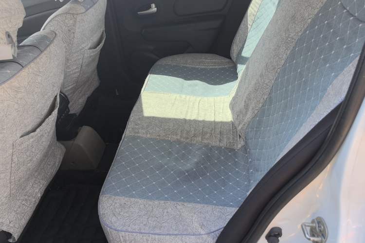 Used Venucia R50 2015 1.6L Manual Fashion Edition Left Rear Seat