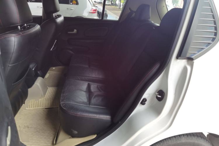 Used Venucia R50 2015 1.6L Automatic Fashion Edition Left Rear Seat