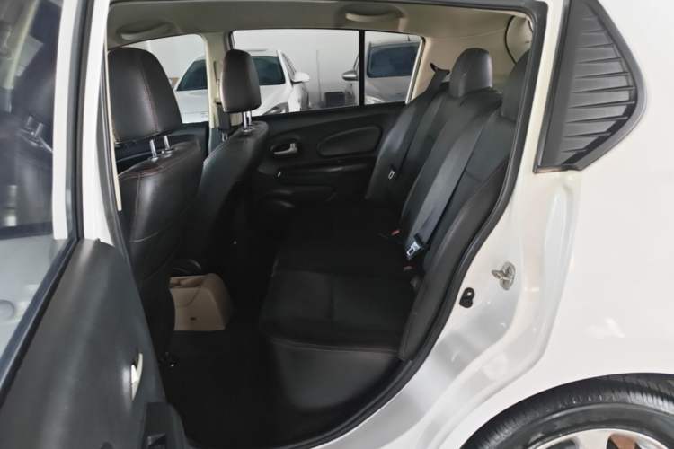 Used Venucia R50 2015 1.6L Automatic Fashion Edition Left Rear Seat