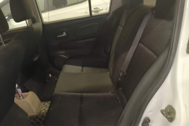 Used Venucia R50 2015 1.6L Manual Fashion Edition Left Rear Seat
