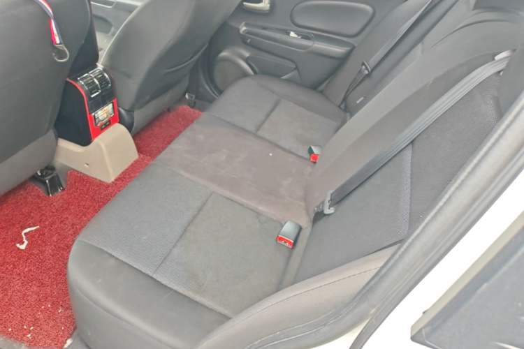 Used Venucia R50 2015 1.6L Automatic Fashion Edition Left Rear Seat