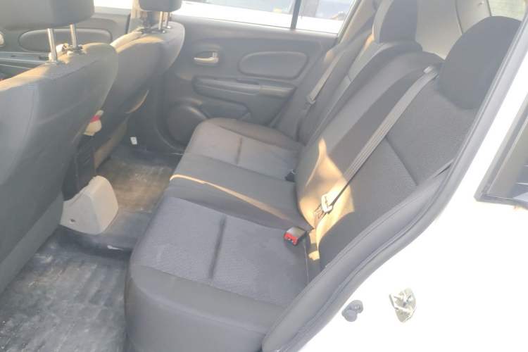 Used Venucia R50 2015 1.6L Automatic Fashion Edition Left Rear Seat