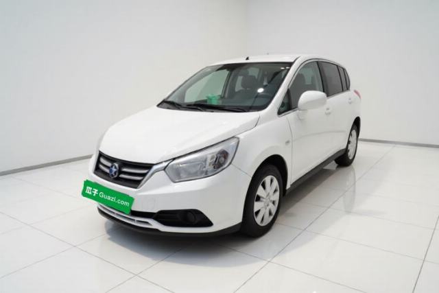 Używany Venucia R50 2015 1.6L Manual Fashion Edition