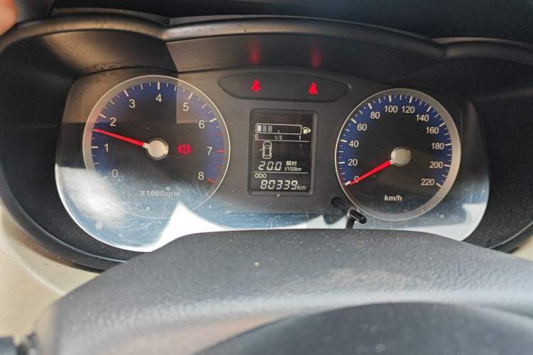 Used Venucia R50 2015 1.6L Manual Fashion Edition Odometer Close Up