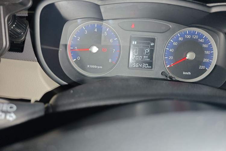 Used Venucia R50 2015 1.6L Automatic Fashion Edition Odometer Close Up