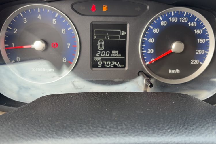 Used Venucia R50 2015 1.6L Manual Fashion Edition Odometer Close Up
