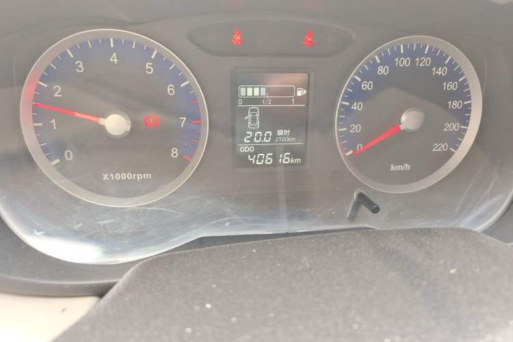Used Venucia R50 2015 1.6L Manual Luxury Edition Odometer Close Up