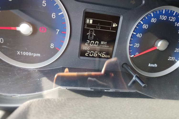 Used Venucia R50 2015 1.6L Manual Fashion Edition Odometer Close Up
