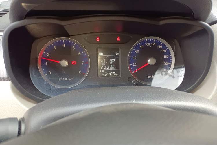 Used Venucia R50 2015 1.6L Automatic Fashion Edition Odometer Close Up