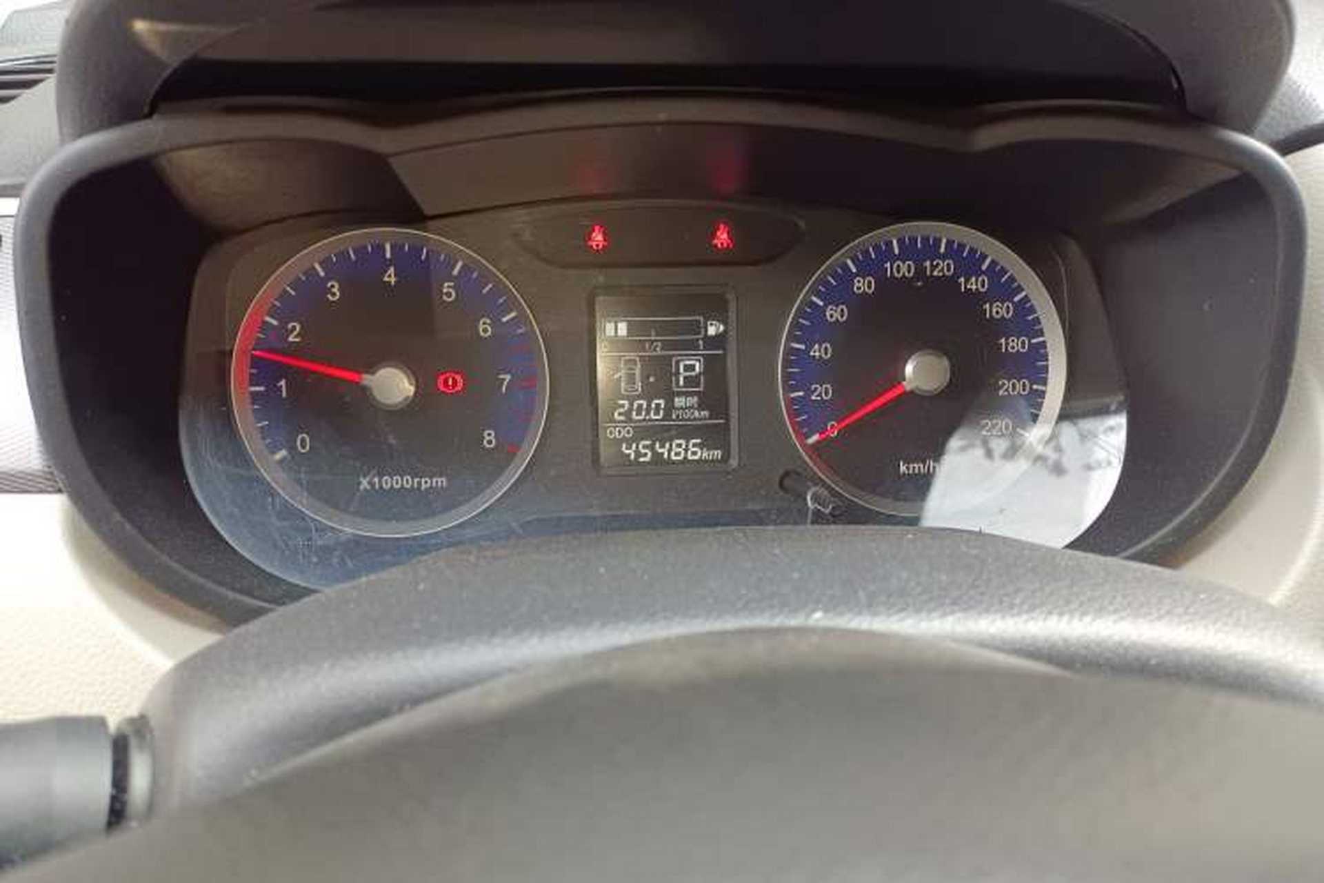 Used Venucia R50 2015 1.6L Automatic Fashion Edition Odometer Close Up