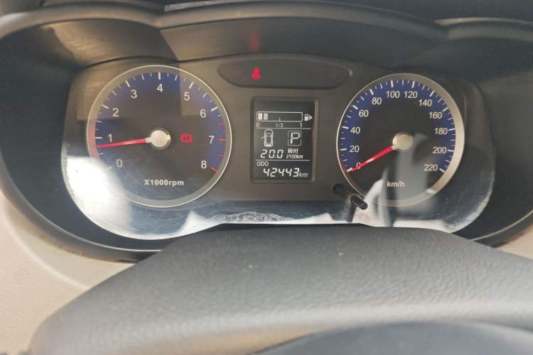 Used Venucia R50 2015 1.6L Automatic Fashion Edition Odometer Close Up
