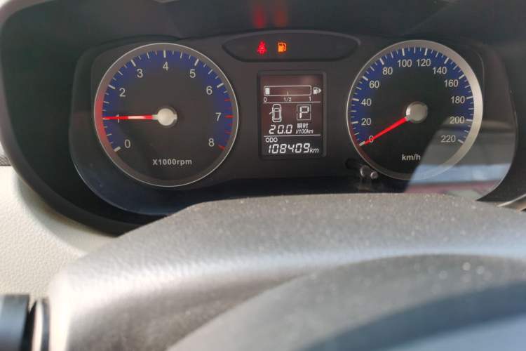 Used Venucia R50 2015 1.6L Automatic Fashion Edition Odometer Close Up