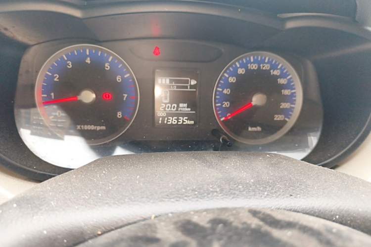 Used Venucia R50 2015 1.6L Manual Fashion Edition Odometer Close Up