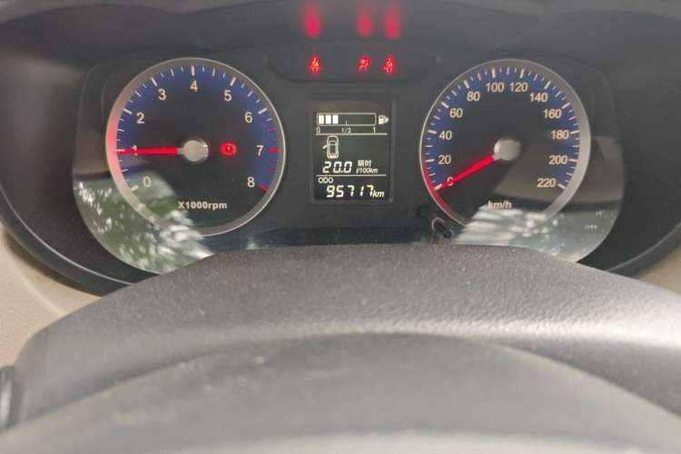 Used Venucia R50 2015 1.6L Manual Fashion Edition Odometer Close Up