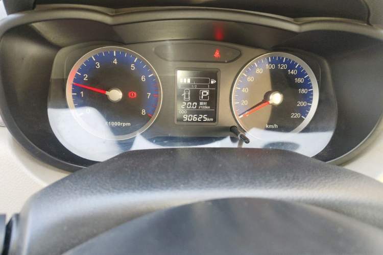 Used Venucia R50 2015 1.6L Automatic Fashion Edition Odometer Close Up