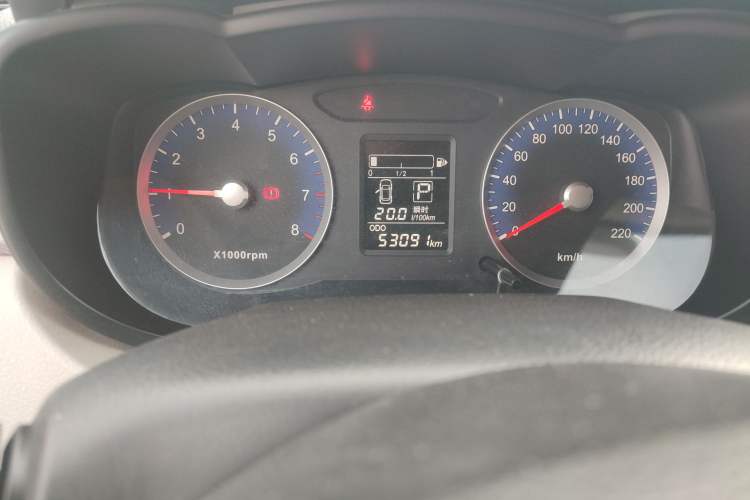 Used Venucia R50 2015 1.6L Automatic Fashion Edition Odometer Close Up