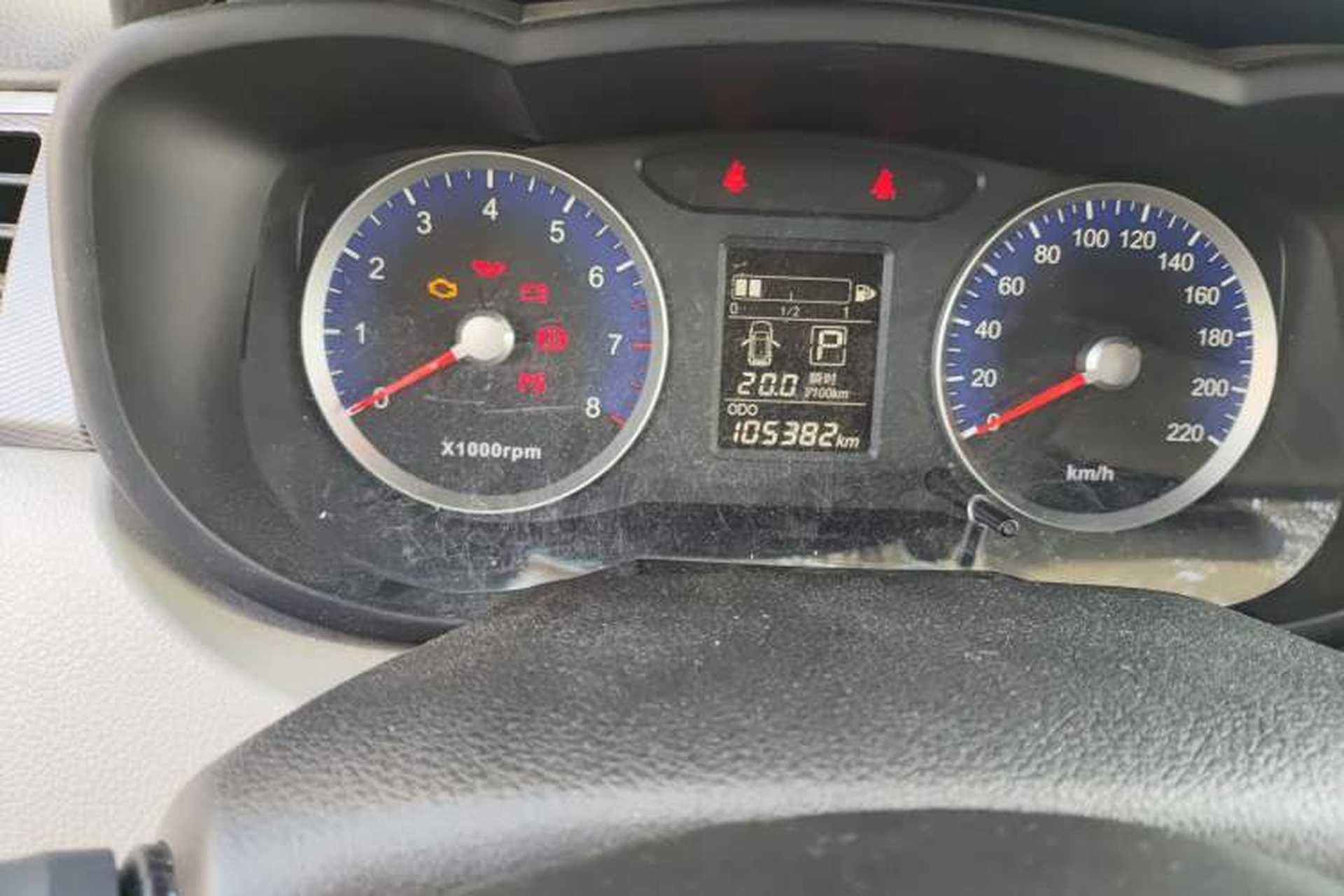 Used Venucia R50 2015 1.6L Automatic Luxury Edition Odometer Close Up