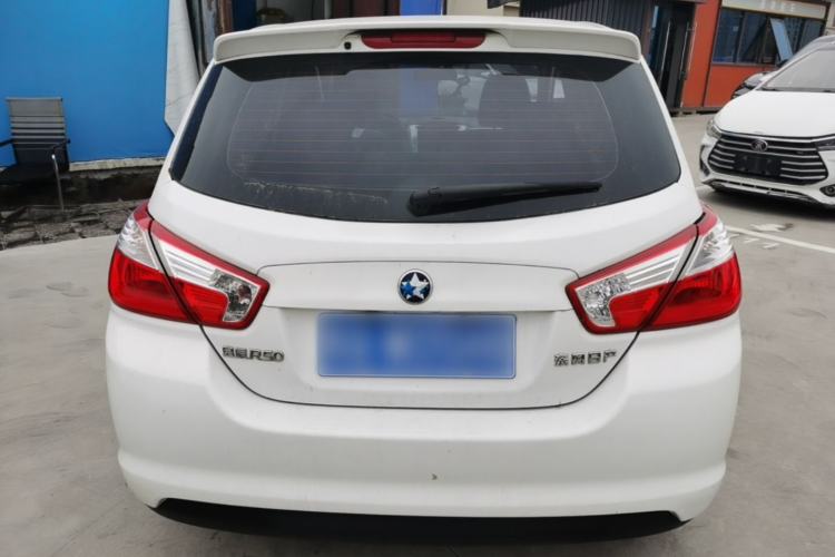 Used Venucia R50 2015 1.6L Automatic Luxury Edition Rear