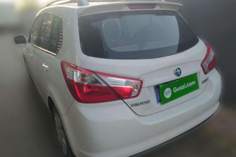 Used Venucia R50 2015 1.6L Automatic Fashion Edition Rear Left 45 Deg