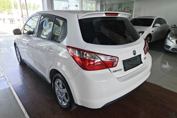 Used Venucia R50 2015 1.6L Automatic Fashion Edition Rear Left 45 Deg