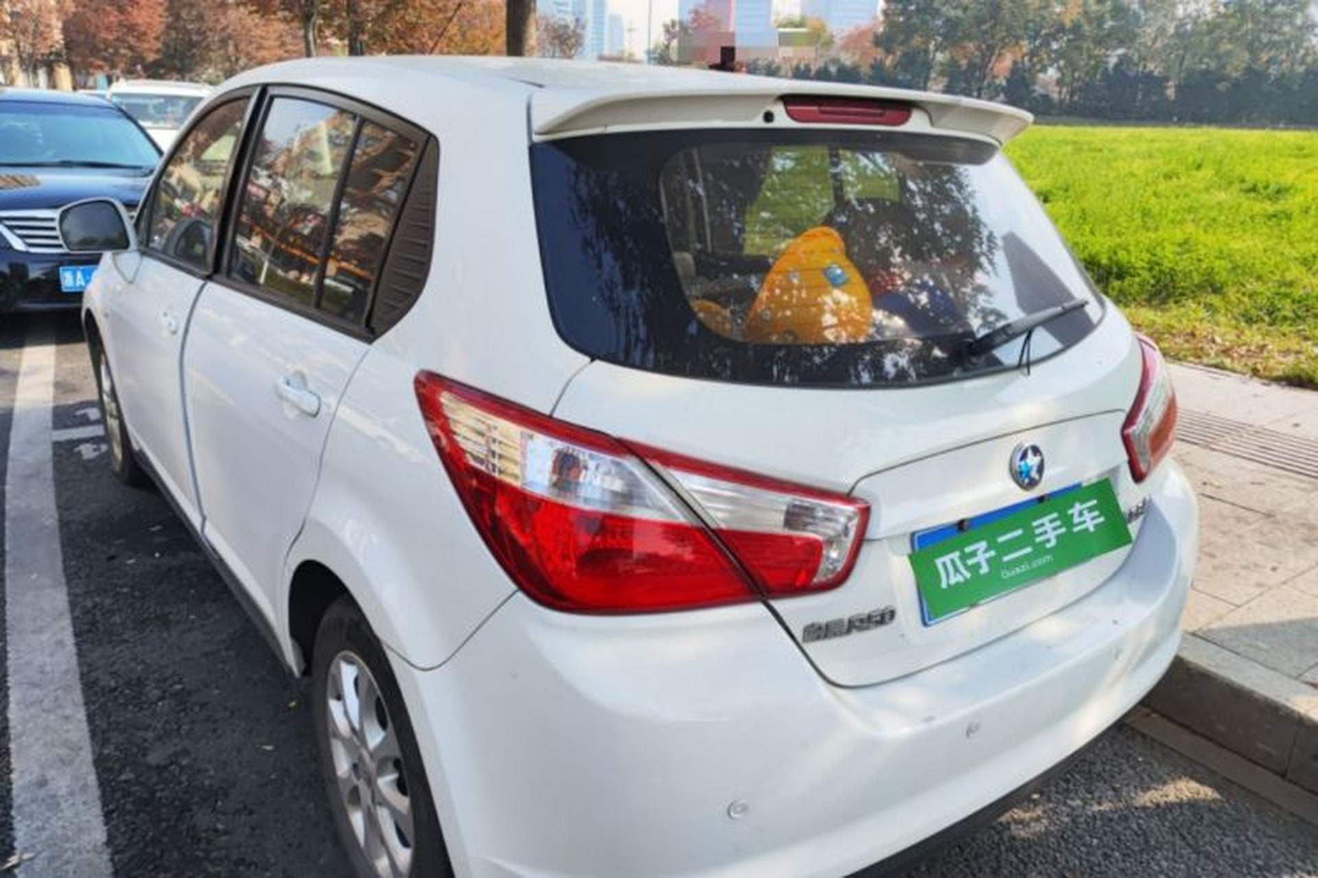 Used Venucia R50 2015 1.6L Automatic Luxury Edition Rear Left 45 Deg