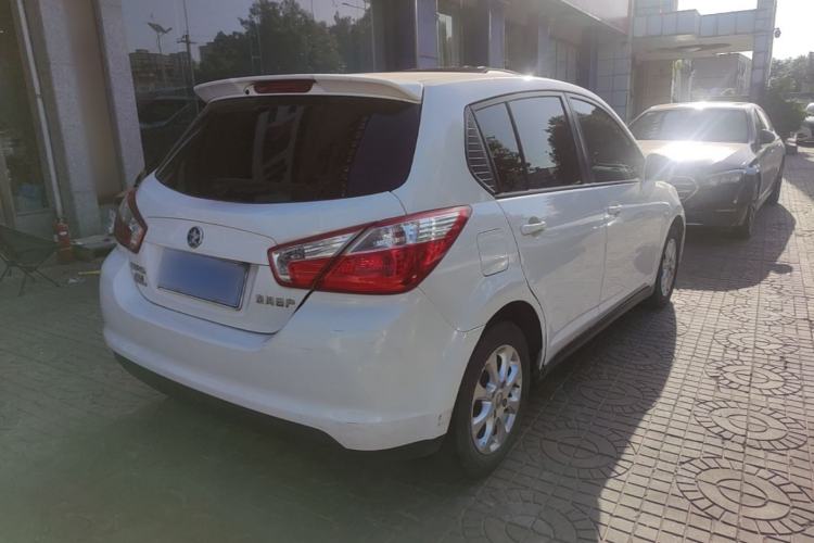 Used Venucia R50 2015 1.6L Manual Luxury Edition Rear Right 45 Deg