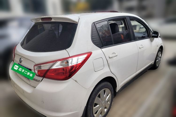 Used Venucia R50 2015 1.6L Automatic Fashion Edition Rear Right 45 Deg