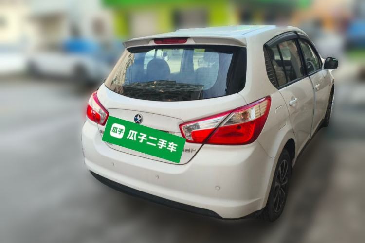 Used Venucia R50 2015 1.6L Automatic Fashion Edition Rear Right 45 Deg