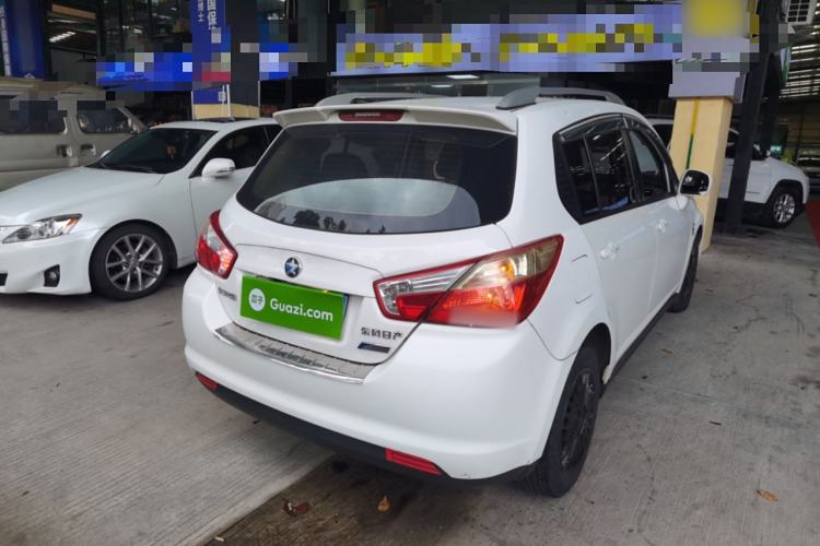 Used Venucia R50 2015 1.6L Automatic Fashion Edition Rear Right 45 Deg