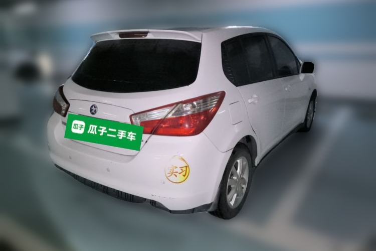 Used Venucia R50 2015 1.6L Manual Fashion Edition Rear Right 45 Deg