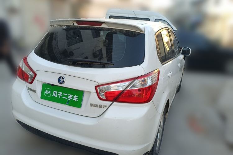 Used Venucia R50 2015 1.6L Automatic Luxury Edition Rear Right 45 Deg