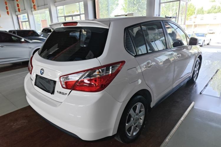 Used Venucia R50 2015 1.6L Automatic Fashion Edition Rear Right 45 Deg