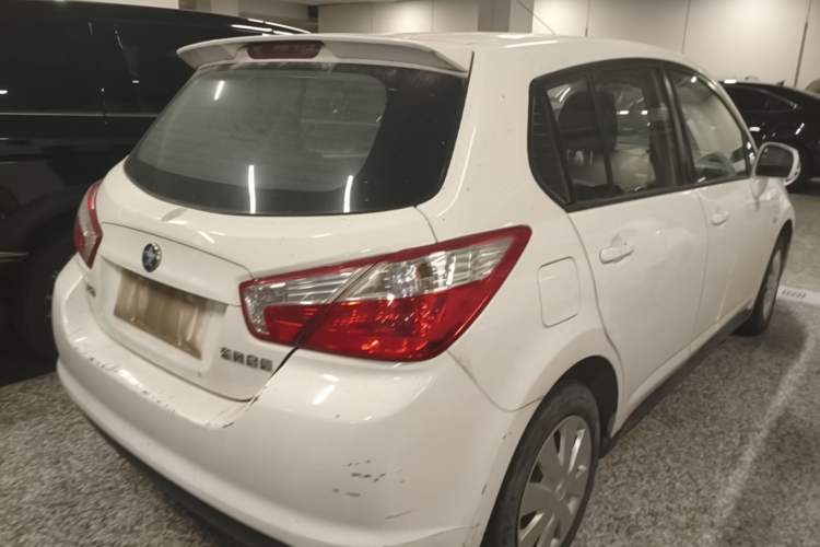 Used Venucia R50 2015 1.6L Manual Fashion Edition Rear Right 45 Deg